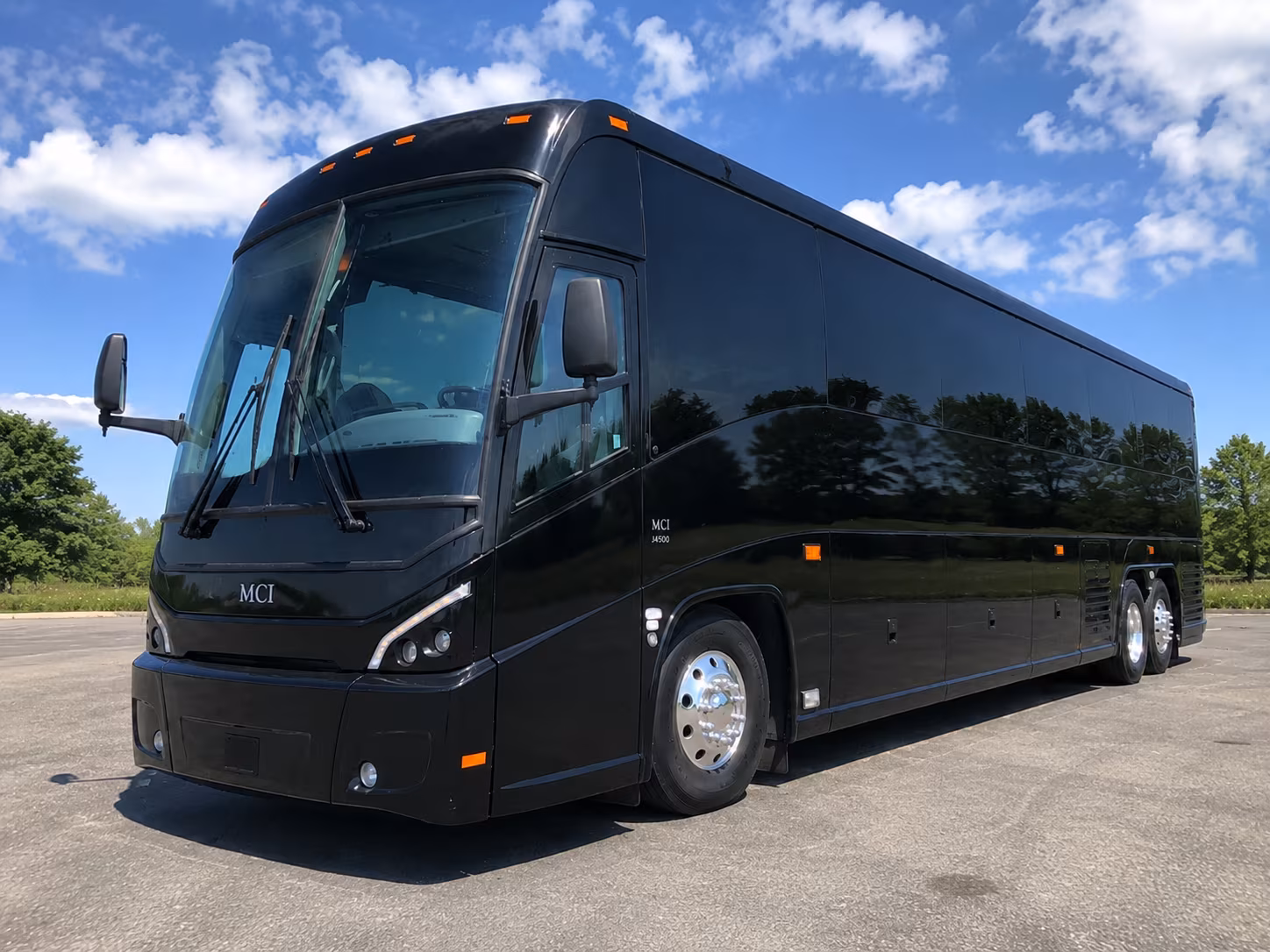 shuttle your guests between downtown hotels and red rock venues with ease